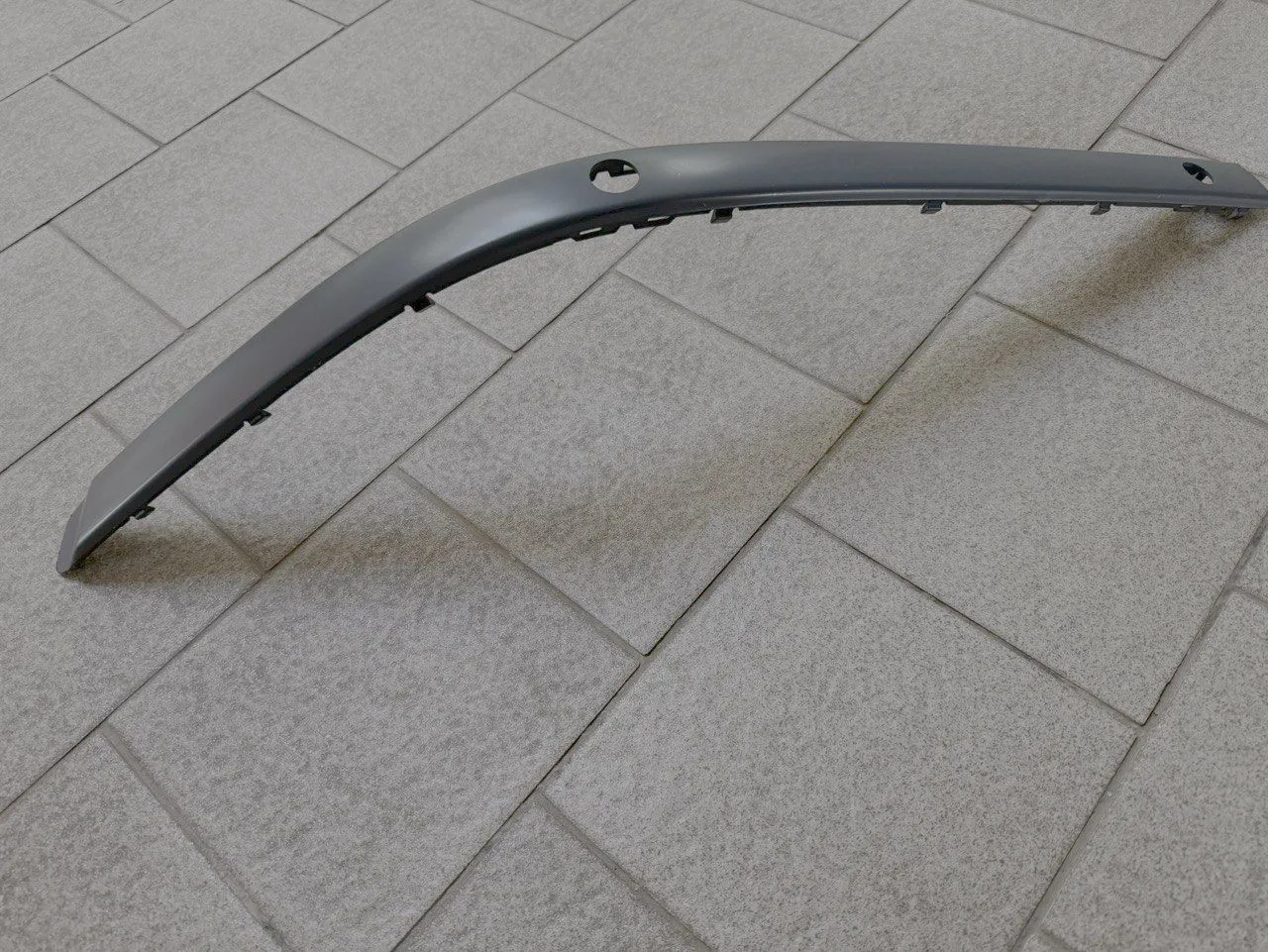 Молдинг бампера передний левый BMW 5 E39 1995-2004