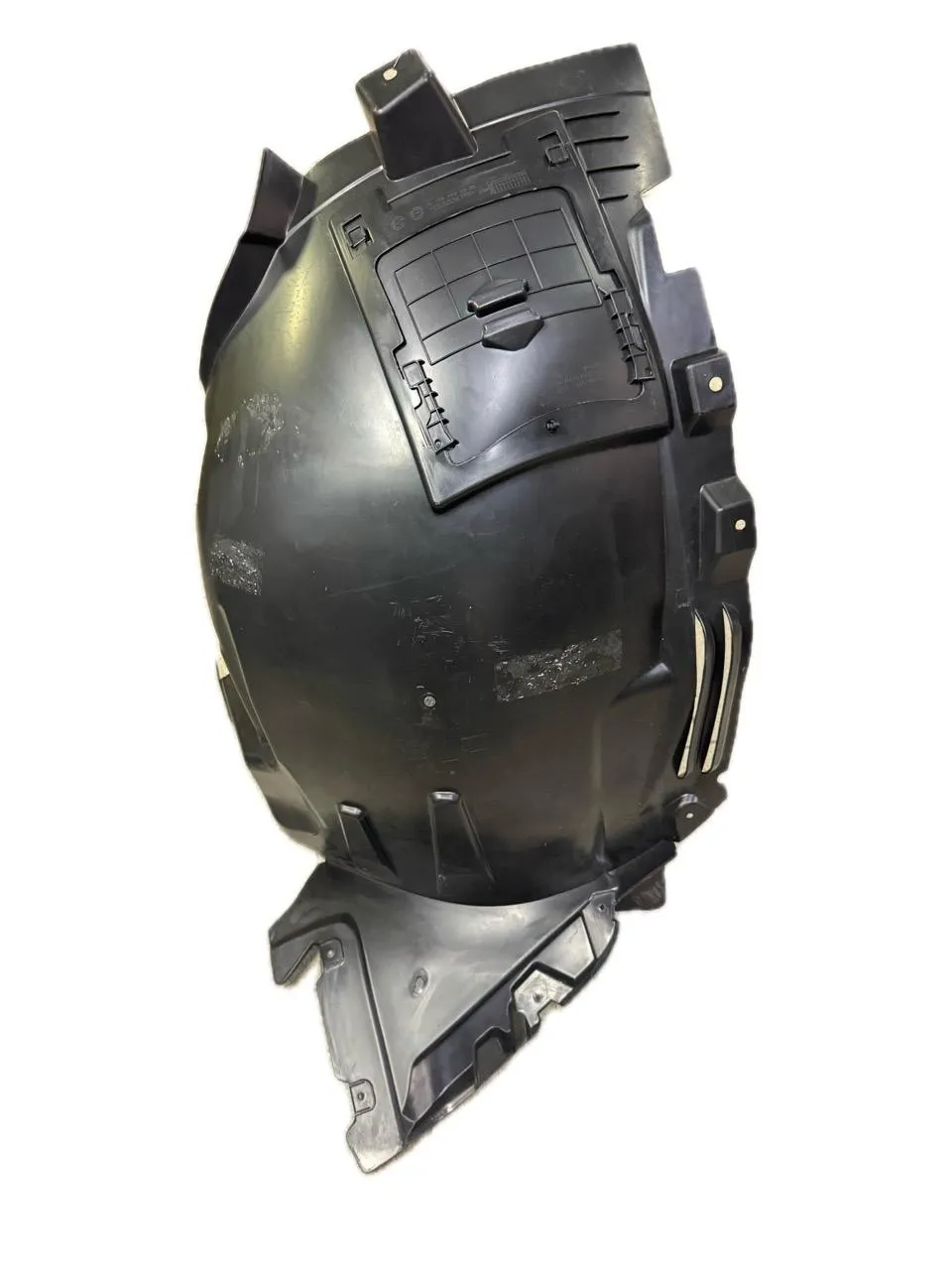 Защита крыла (подкрылок) передний левый Mercedes-Benz GLE W166 AMG 2015-2018 передняя часть