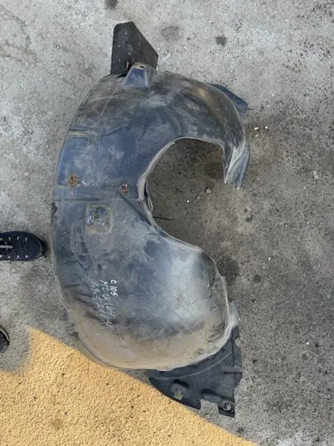 Защита крыла (подкрылок) передний правый в сборе Mercedes ML W164 2005-2011