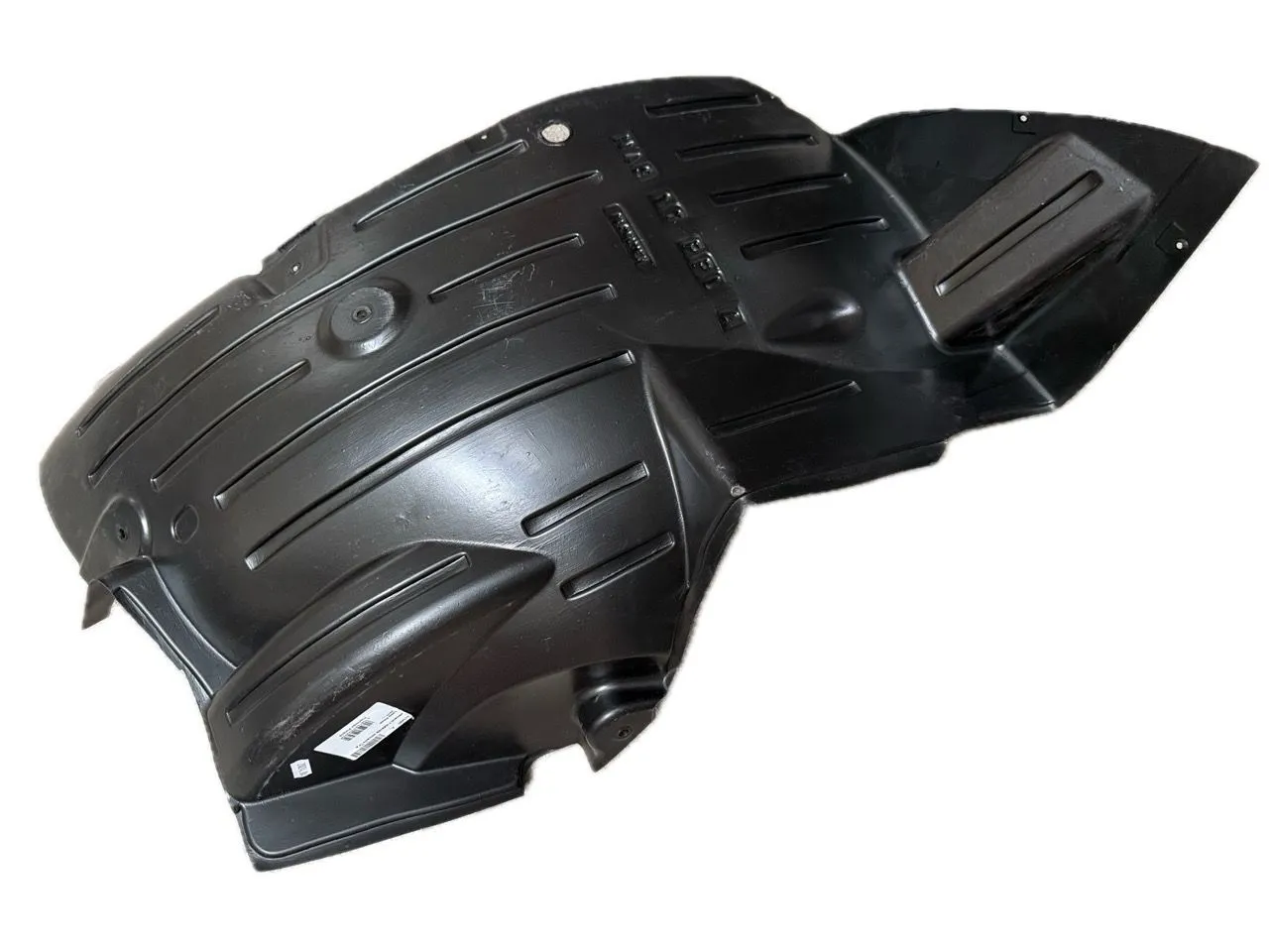 Защита крыла (подкрылок) передний левый Renault Master 2019- передняя часть