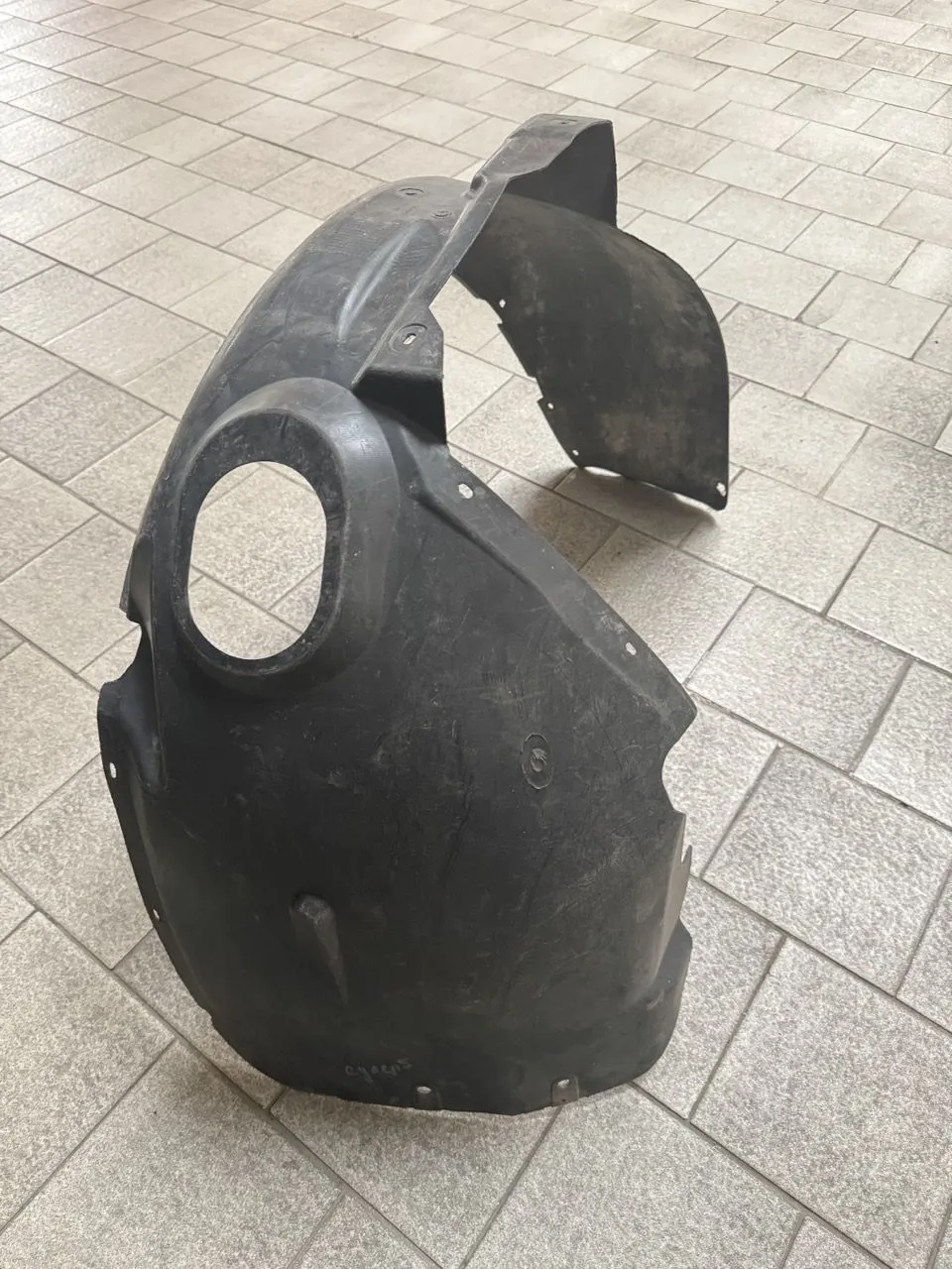 Защита крыла (подкрылок) передний правый Skoda Superb 1 2001-2008