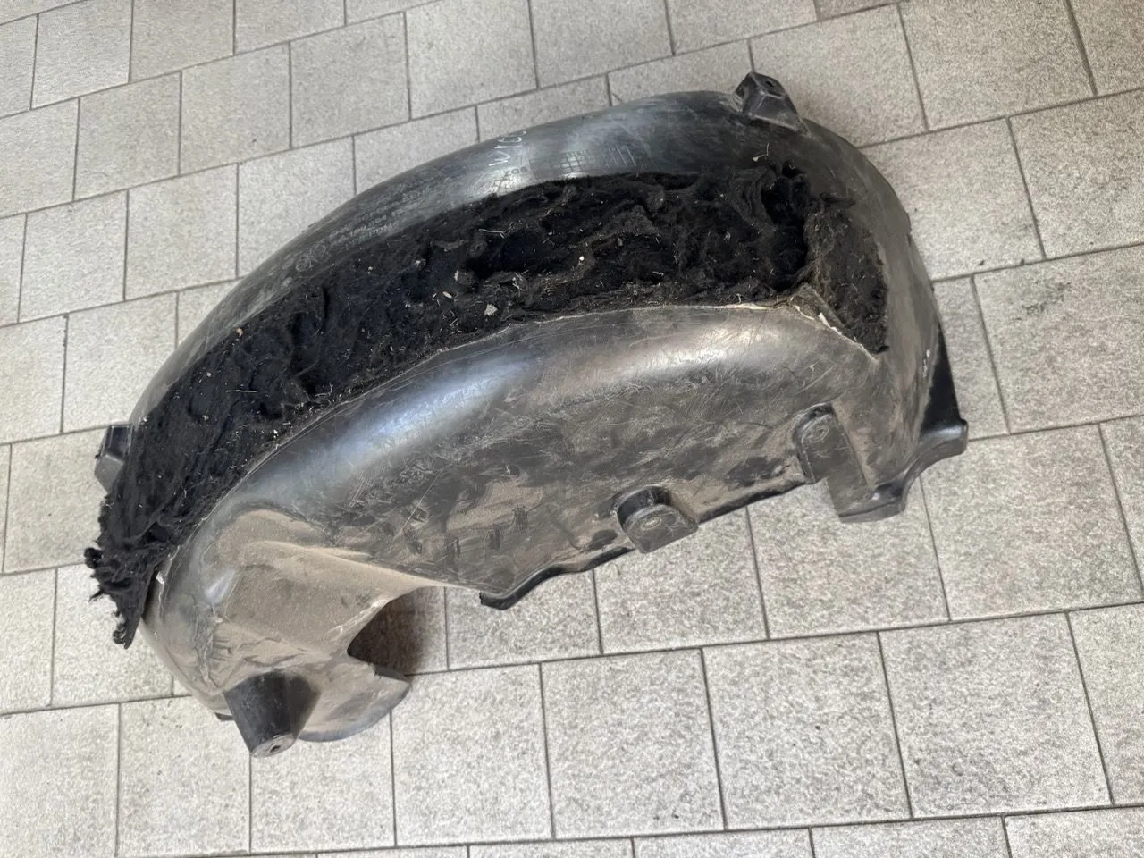 Защита крыла (подкрылок) задний левый Mercedes-Benz GLE (W166)