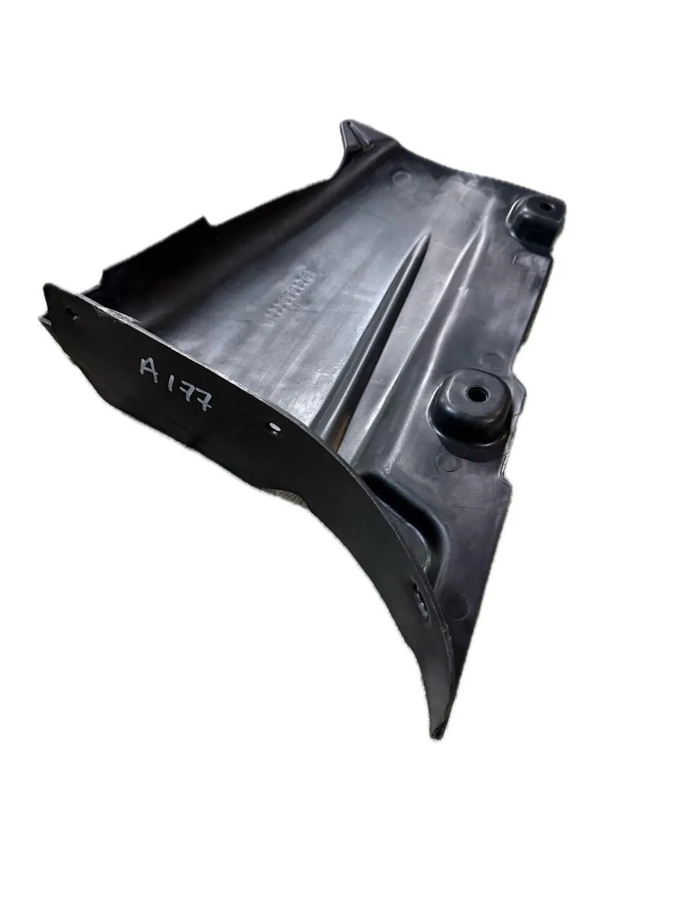 Защита крыла (подкрылок) передний правый Mercedes A W177 2018-2022 AMG носик