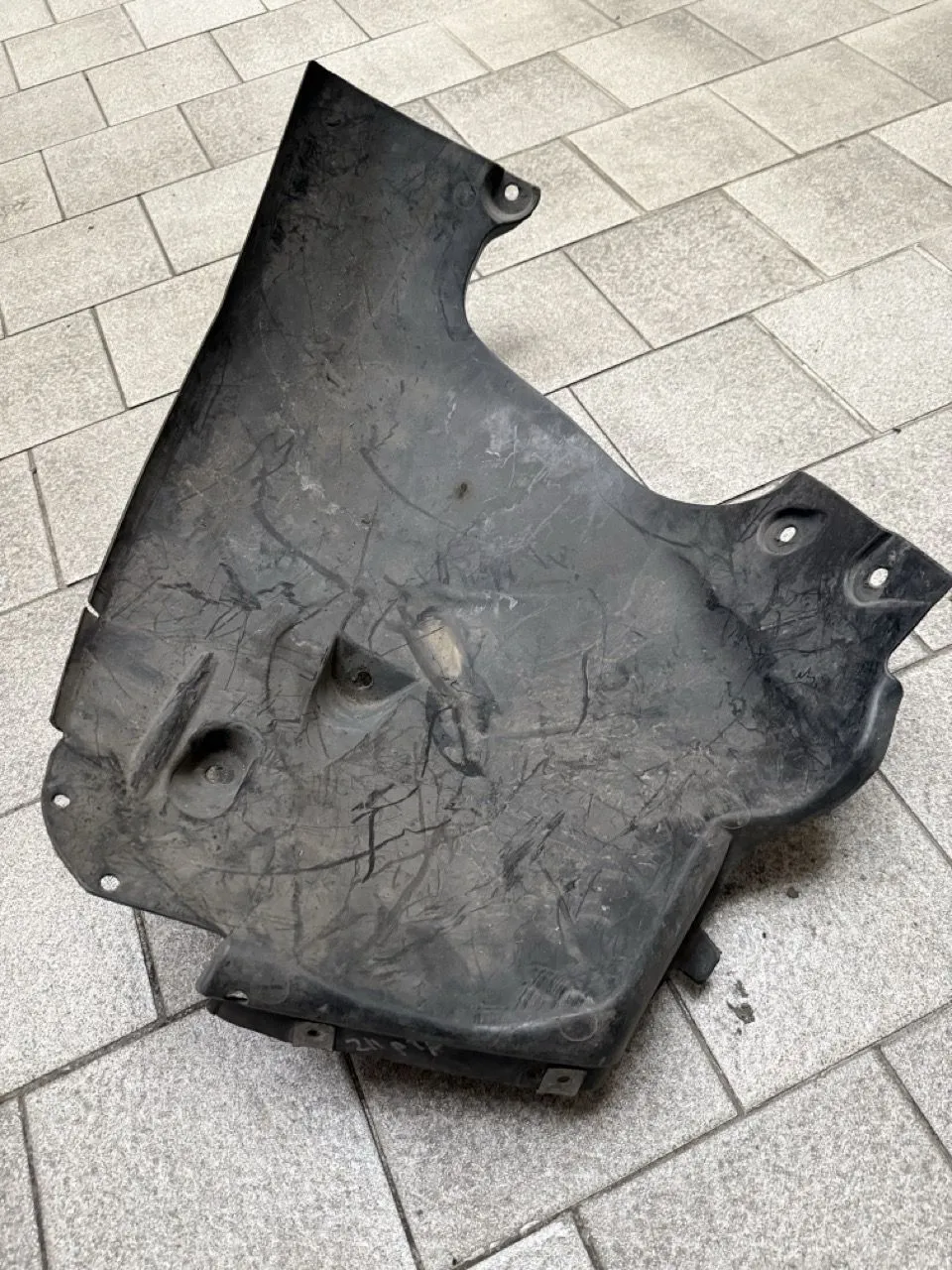 Защита крыла (подкрылок) передний правый Mercedes-Benz E-Класс (W211/S211) задняя часть