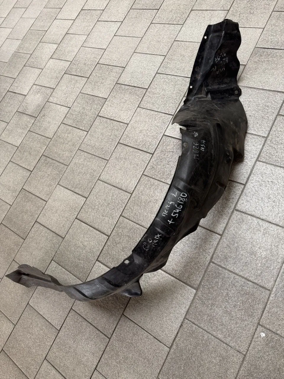 Защита крыла (подкрылок) передний левый Mazda 626 GE 1992-1998 USA