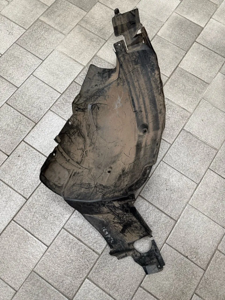 Защита крыла (подкрылок) передний левый Mercedes A W169 2004-2012 задняя часть