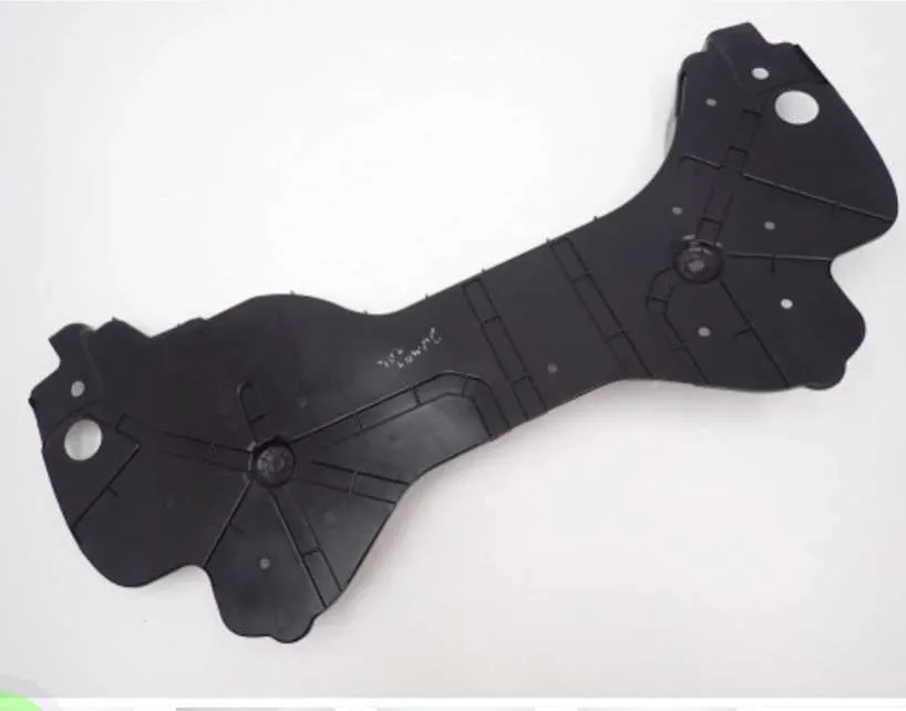 Пластиковая защита на подрамник Peugeot Rifter (I)