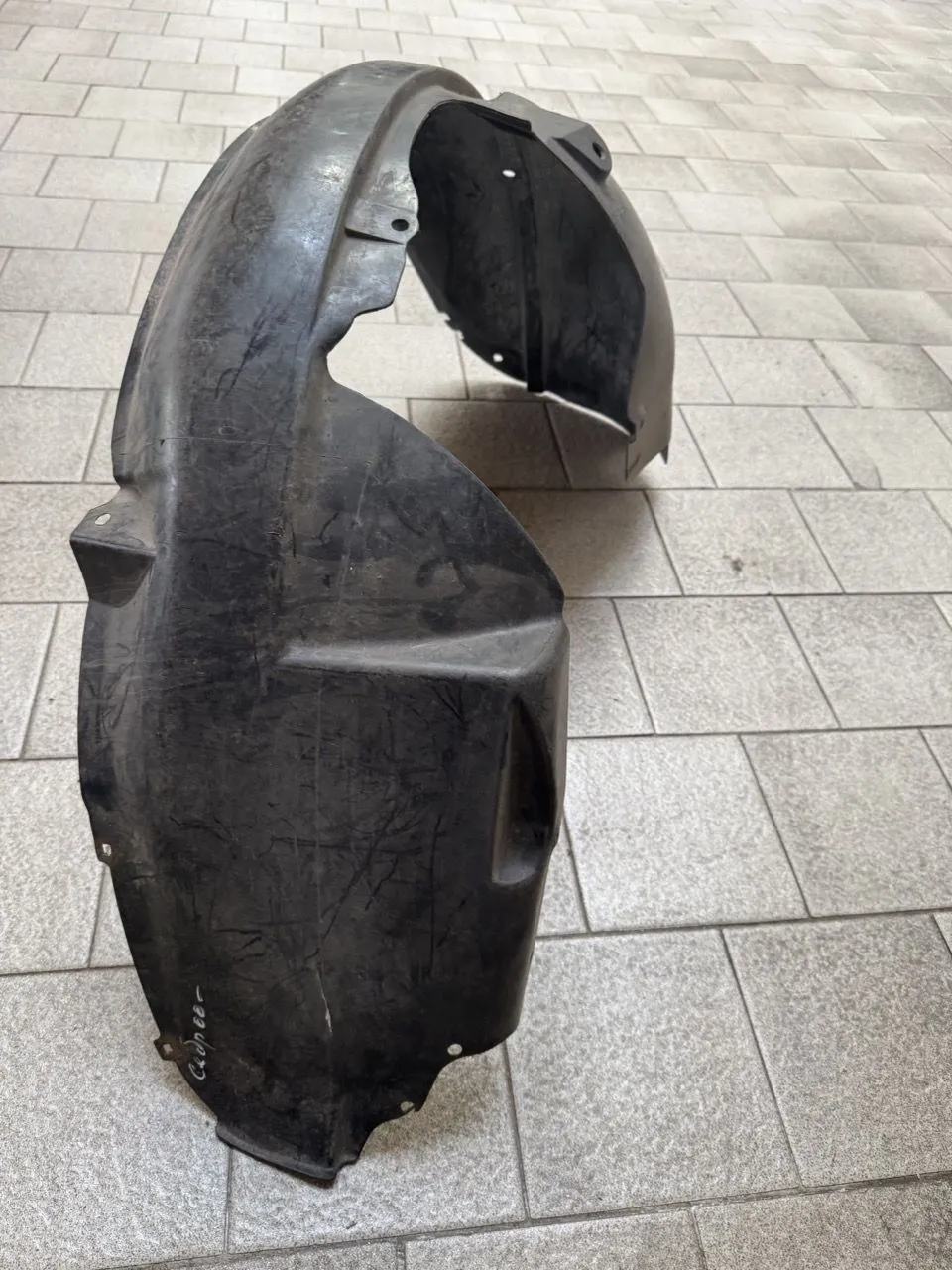 Защита крыла (подкрылок) передний правый Chrysler Sebring II