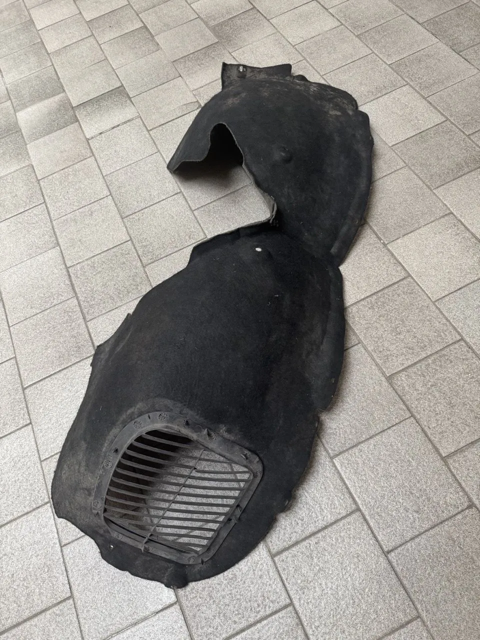 Защита крыла (подкрылок) передний левый Volkswagen Touareg (I)