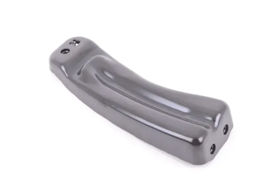 Кронштейн крепления металлической защиты правый Volkswagen Golf 7 2012-2020