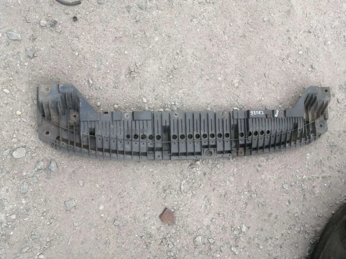 Пластиковая защита под передний бампер Toyota Auris I