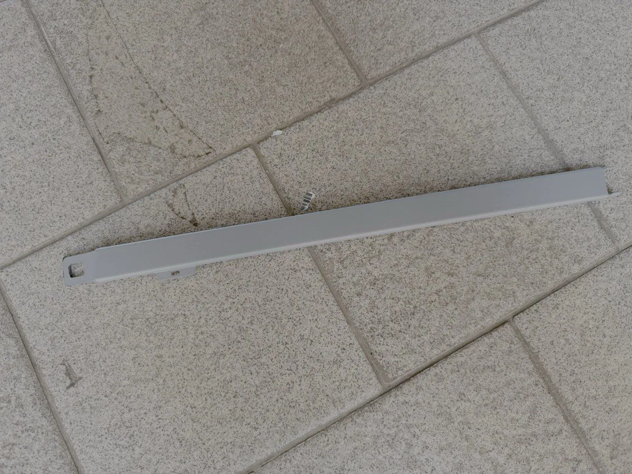 Накладка под фару левая MERCEDES 190 (W201) 1982-1993