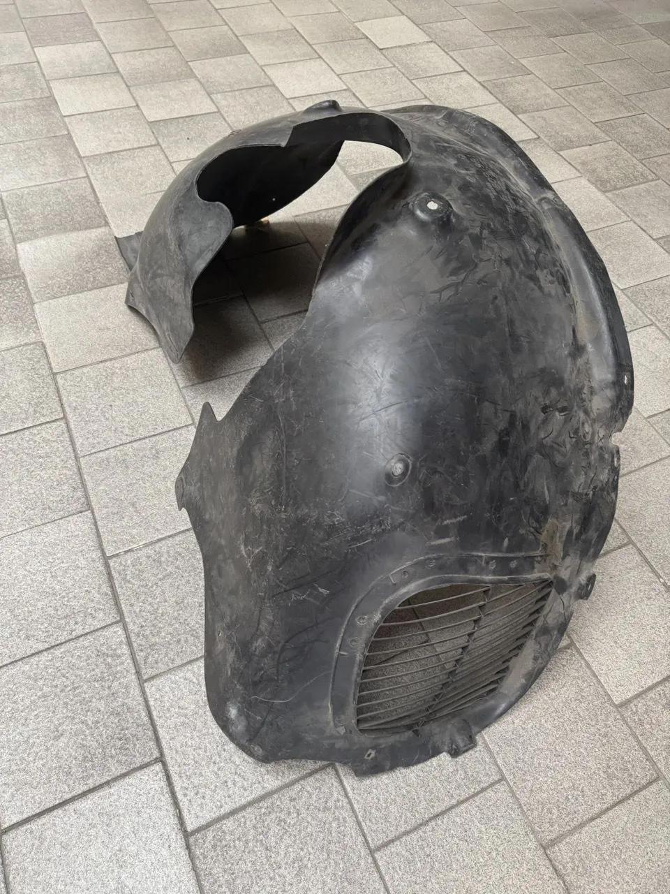 Защита крыла (подкрылок) передний левый Volkswagen Touareg (I)