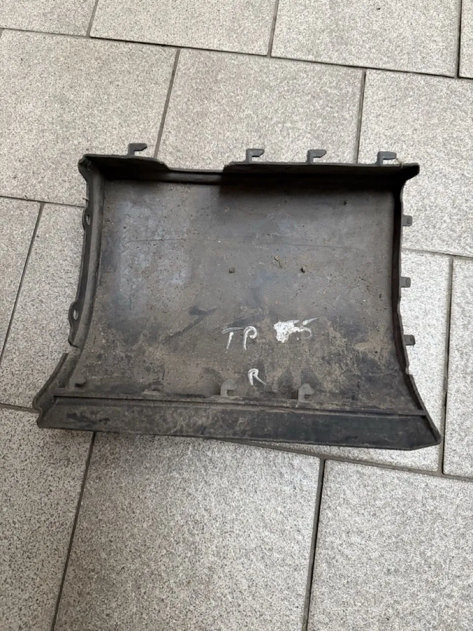 Клык заднего бампера Volkswagen T5 2003-2009 правый