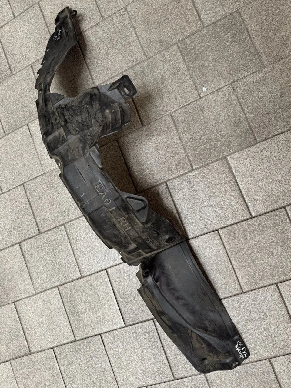 Защита крыла (подкрылок) передний правый Mazda MX-3 1991-1998