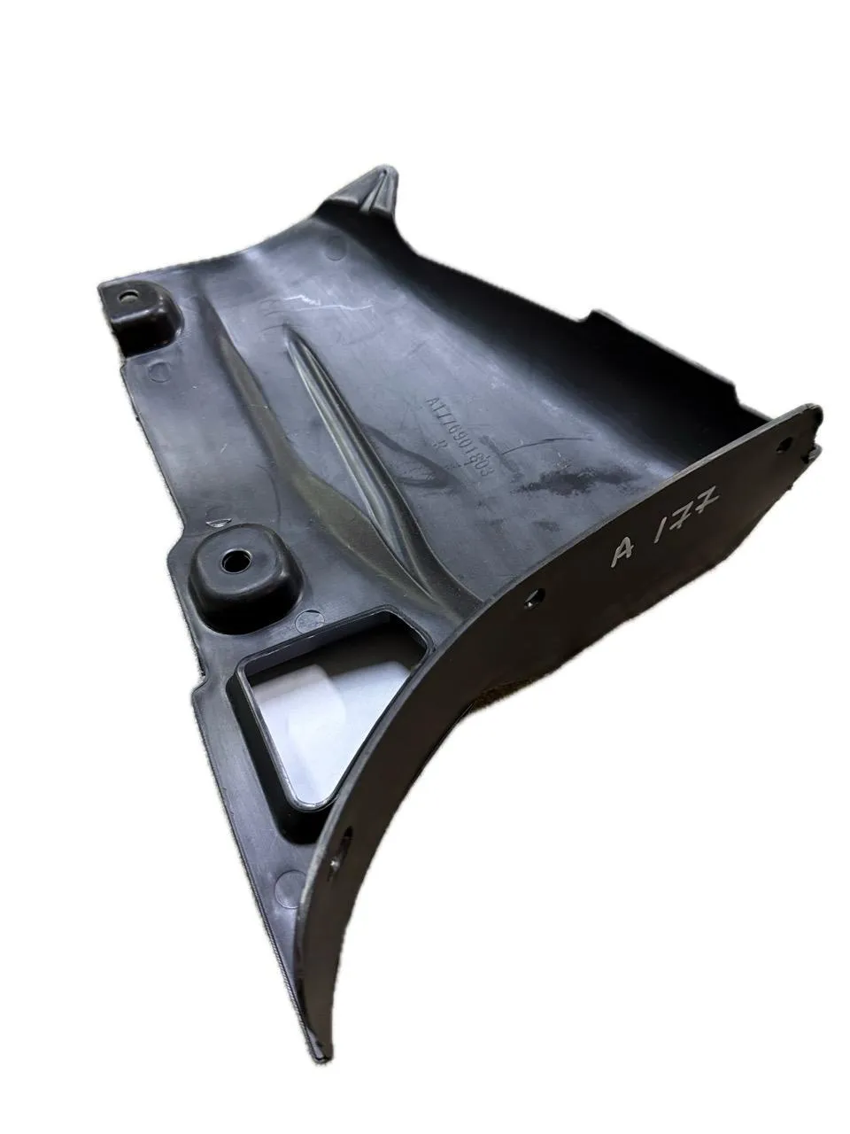 Защита крыла (подкрылок) передний правый Mercedes A W177 2018-2022 AMG носик