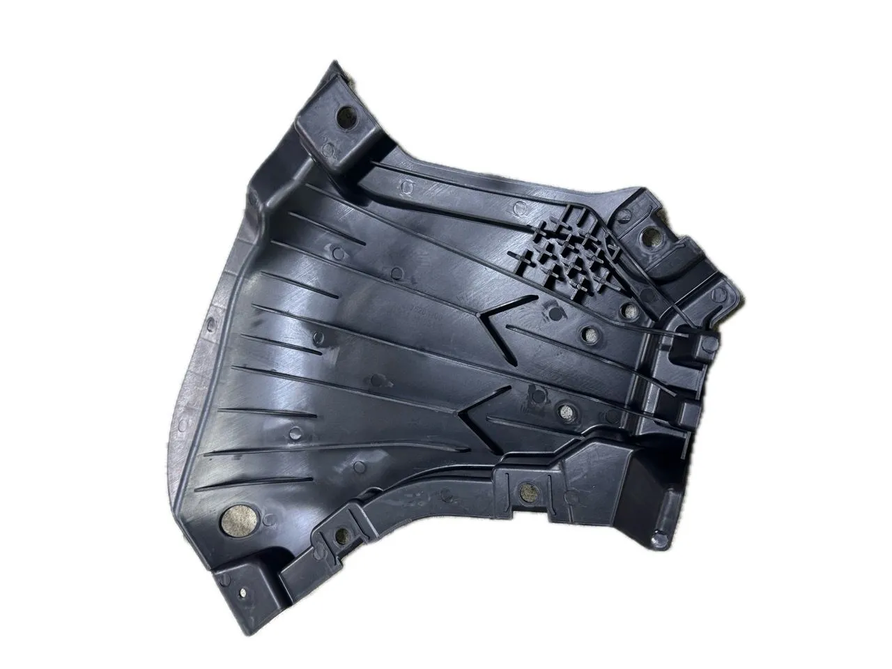 Пластиковая защита под передний бампер Mercedes E W213 2016-2020 левая часть