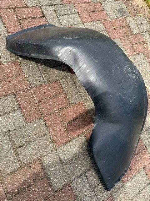 Защита крыла (подкрылок) передний правый Mercedes 207-410 1977-1995