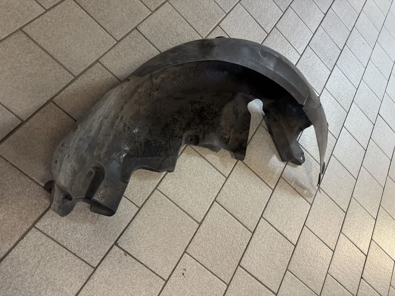 Защита крыла (подкрылок) задний левый Mercedes E W211 2002-2009