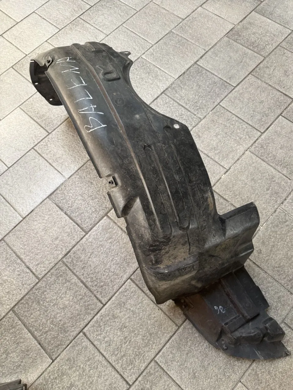 Защита крыла (подкрылок) передний правый Suzuki Baleno 1998-2002