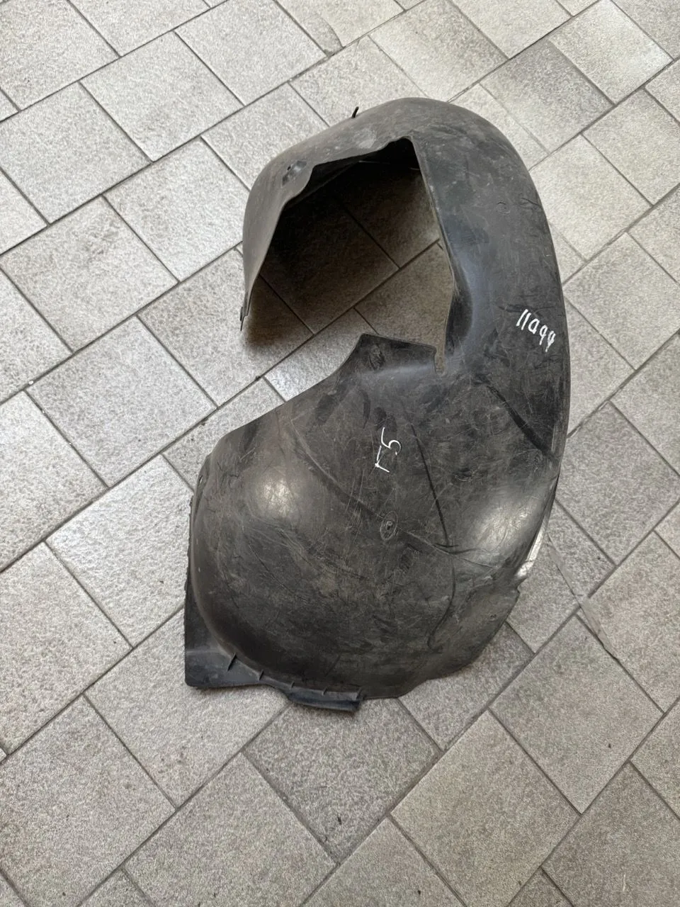 Защита крыла (подкрылок) передний правый Volkswagen Golf 5 2003-2009 задняя часть