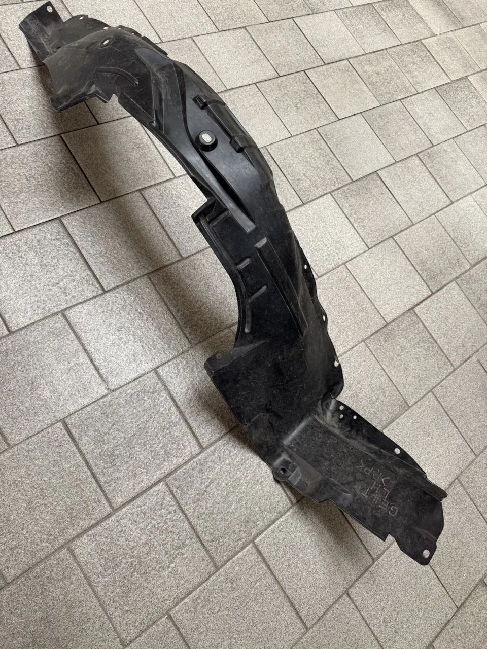 Защита крыла (подкрылок) передний левый Mazda 626 GF 1998-2002