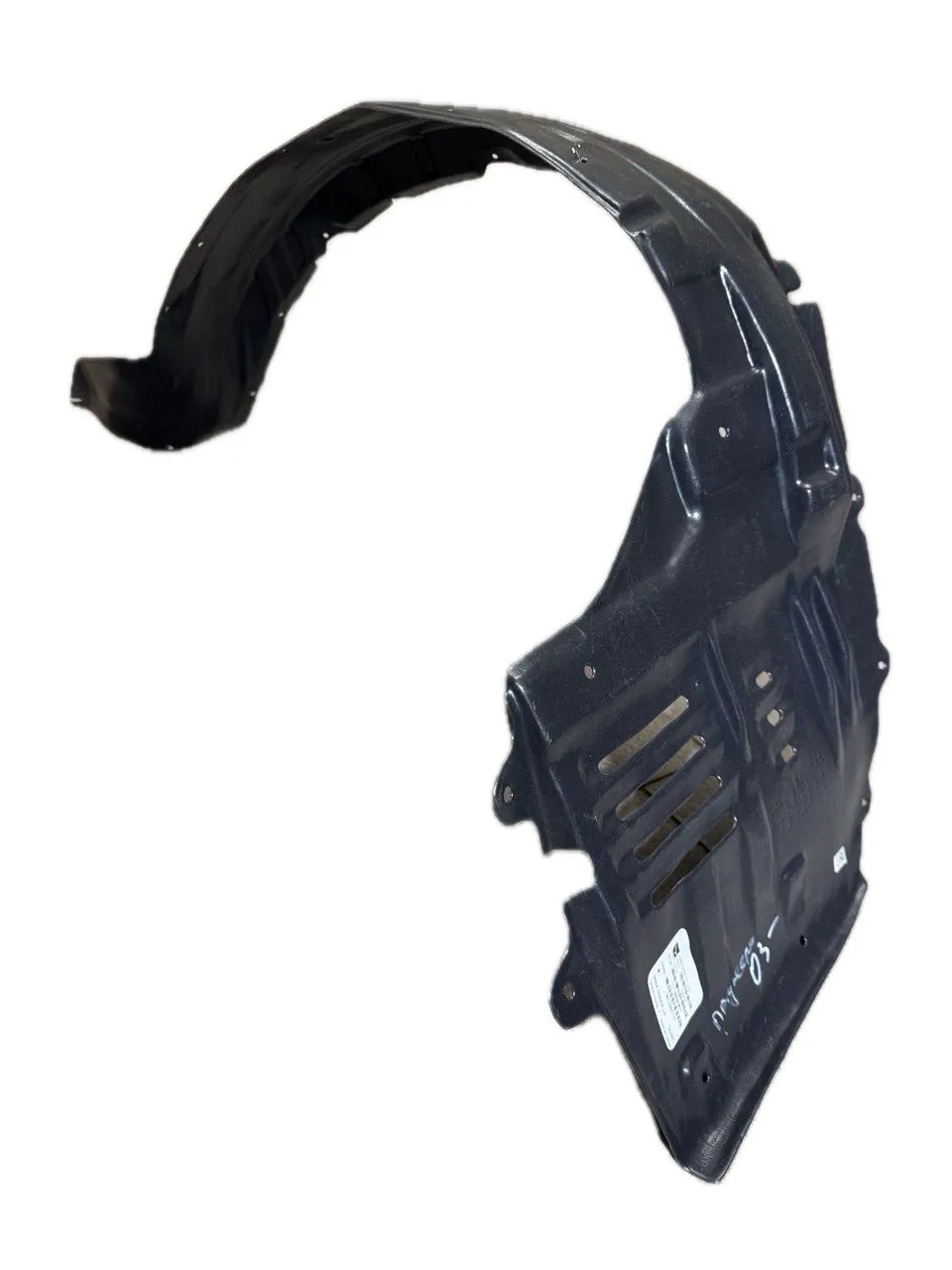 Защита крыла (подкрылок) передний левый Mitsubishi Pajero 3 2003-2006