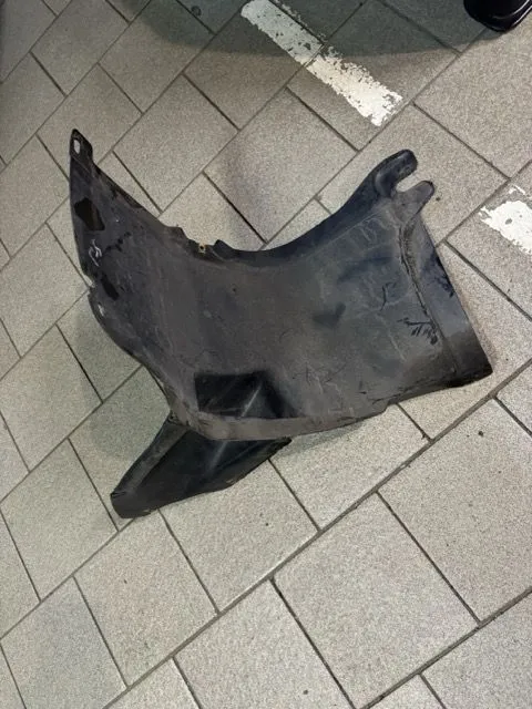 Защита крыла (подкрылок) передний левый Volkswagen Golf V (Mk5) передняя часть