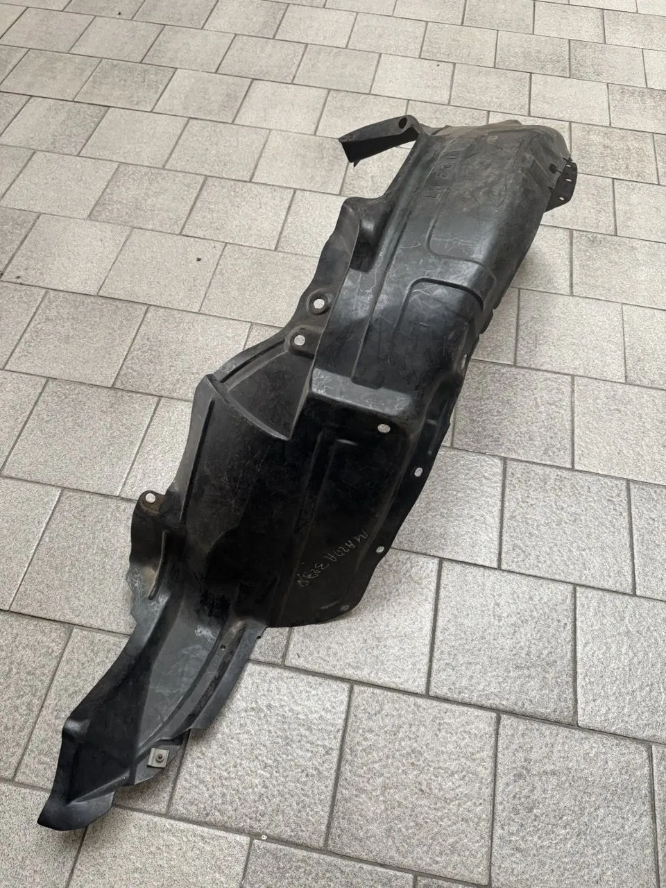 Защита крыла (подкрылок) передний левый Mazda 323 BA 1994-1998