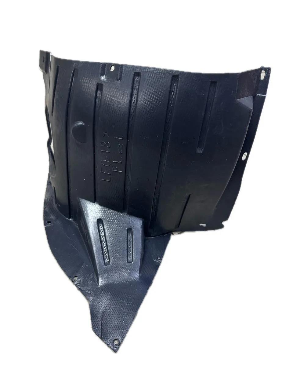 Защита крыла (подкрылок) передний левый Seat Leon 2012-2020 передняя часть