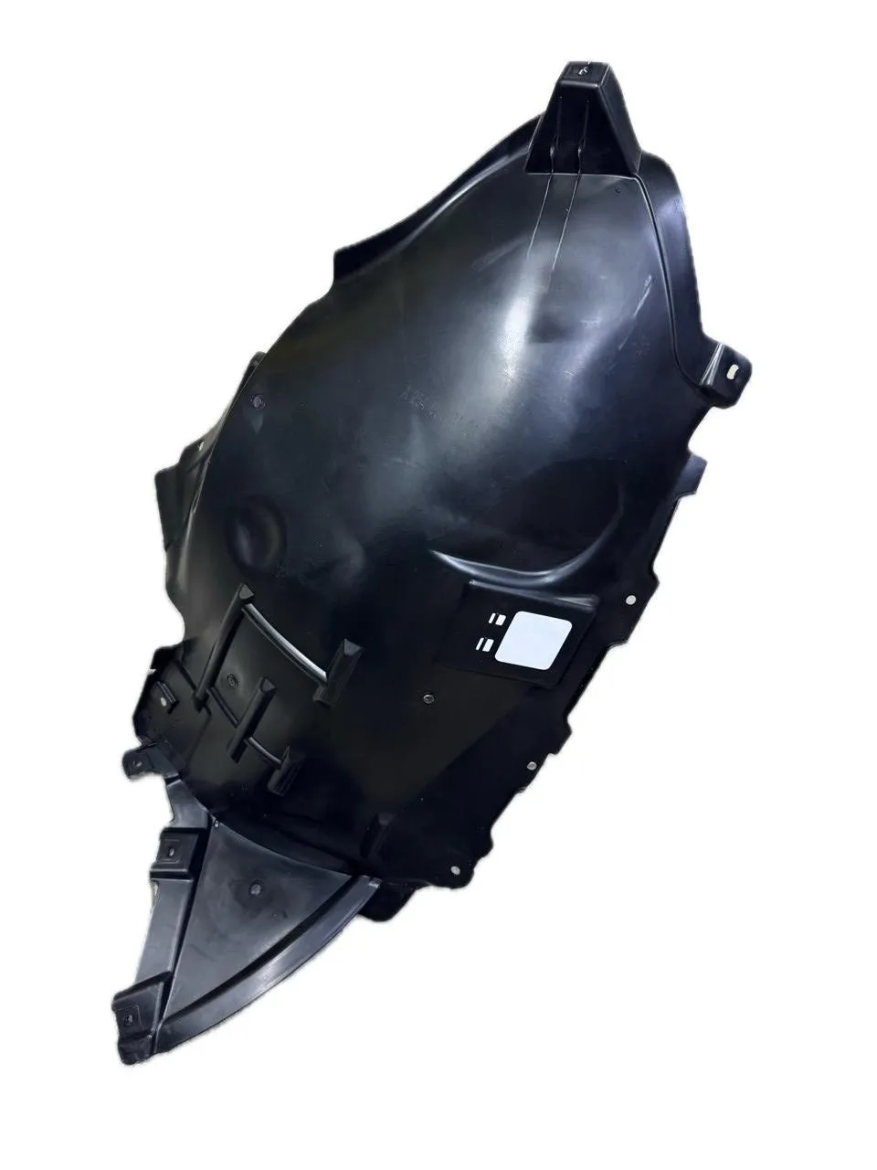 Защита крыла (подкрылок) передний левый Mercedes-Benz GLC X254 2022- передняя часть