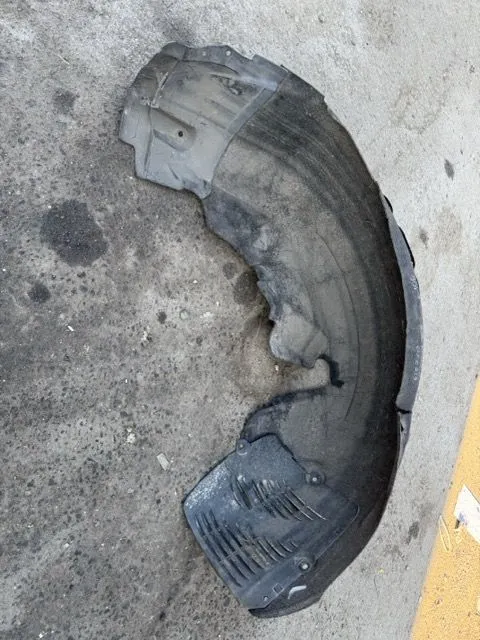 Защита крыла (подкрылок) задний левый Mercedes CLS C219 2004-2010