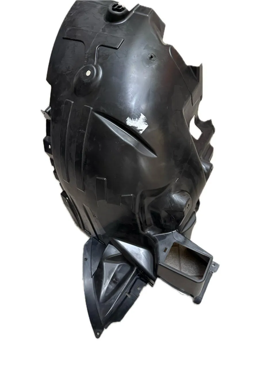 Защита крыла (подкрылок) передний правый Mercedes Sprinter 2018- передняя часть