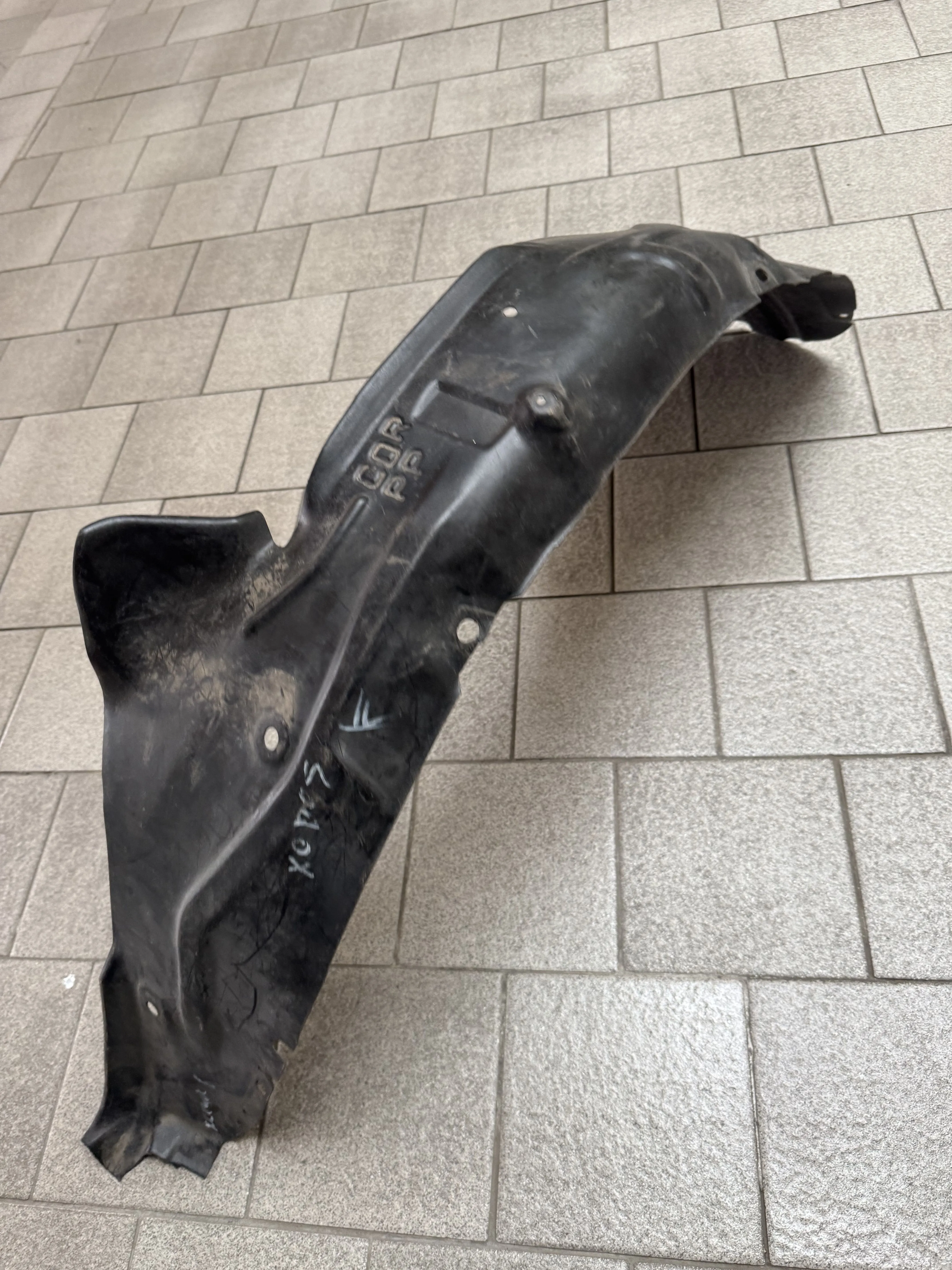 Защита крыла (подкрылок) передний правый Mazda Xedos 6 1992-2000