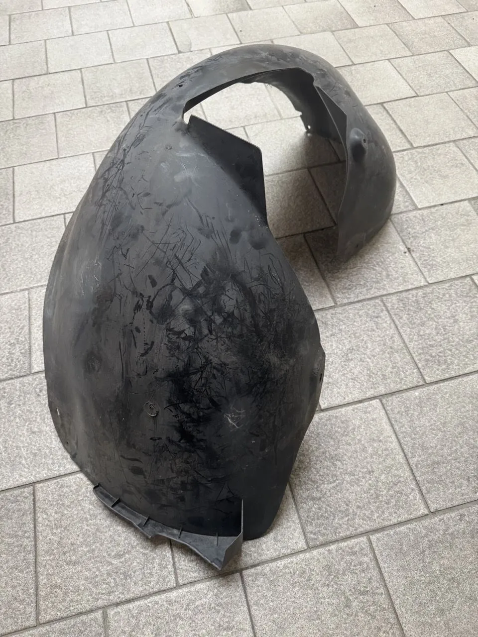 Защита крыла (подкрылок) передний левый Volkswagen Golf V 2003-2009 задняя часть