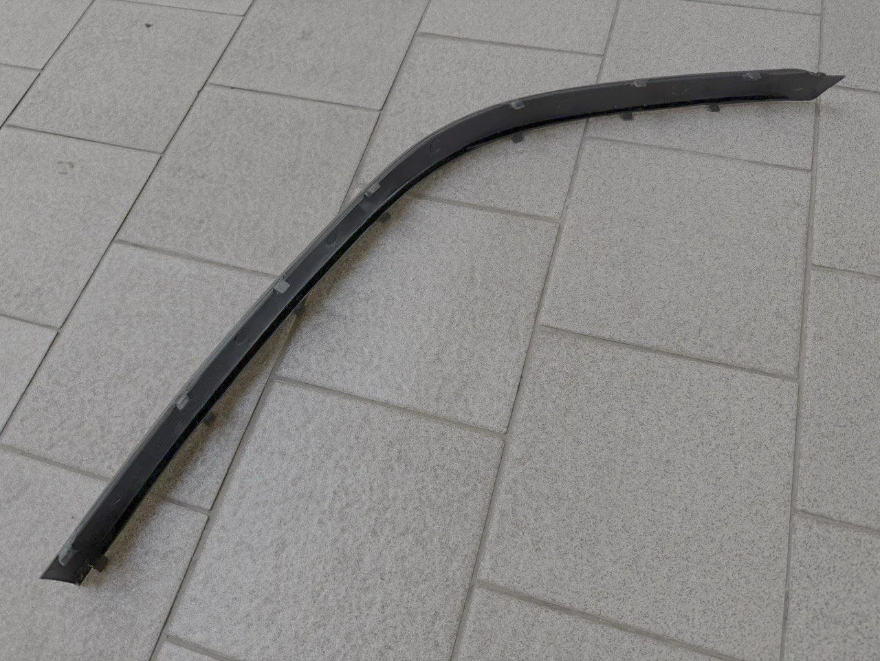 Молдинг бампера передний правый BMW 5 E39 1995-2004