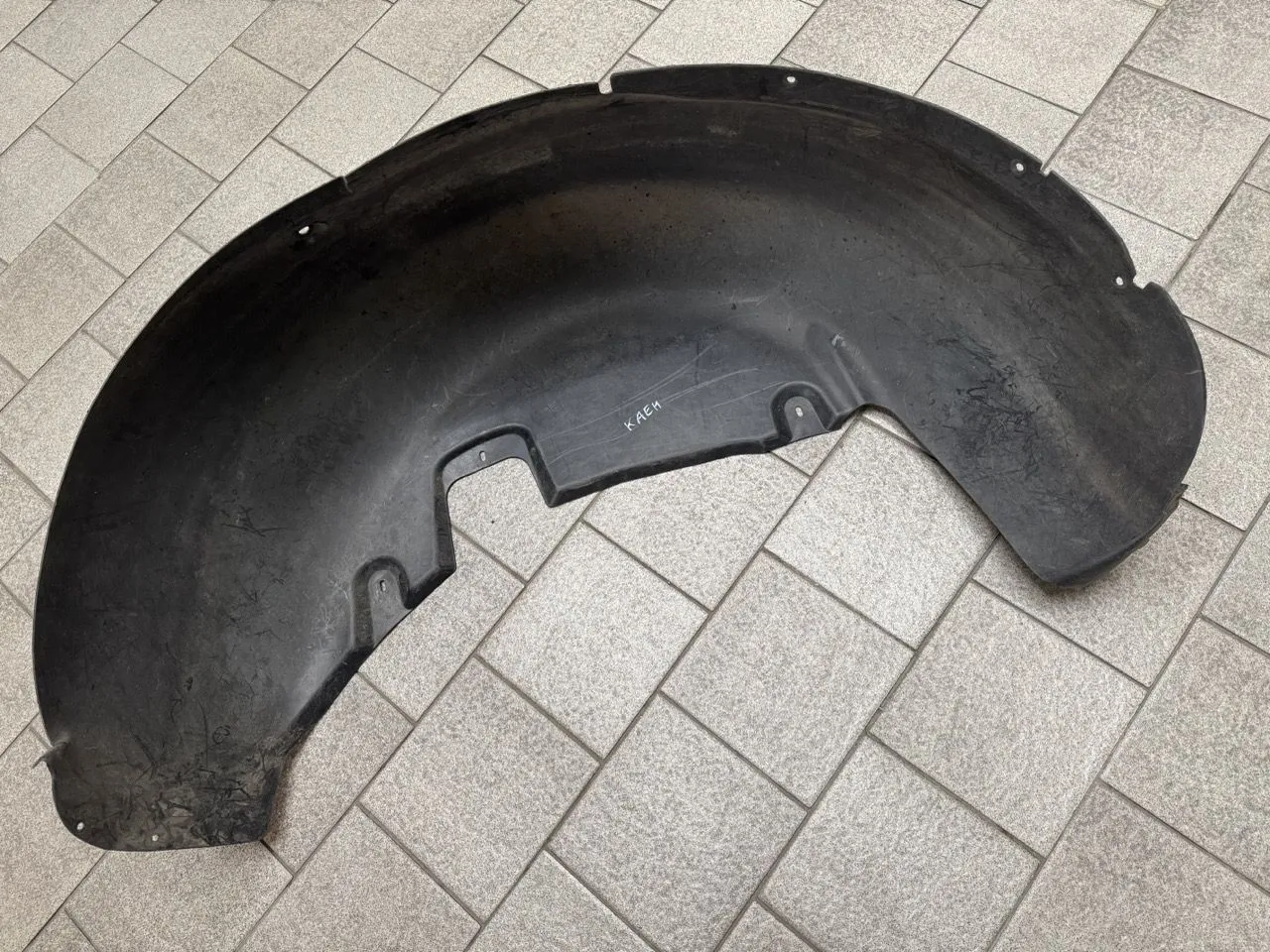 Защита крыла (подкрылок) задний левый Volkswagen Touareg (I)