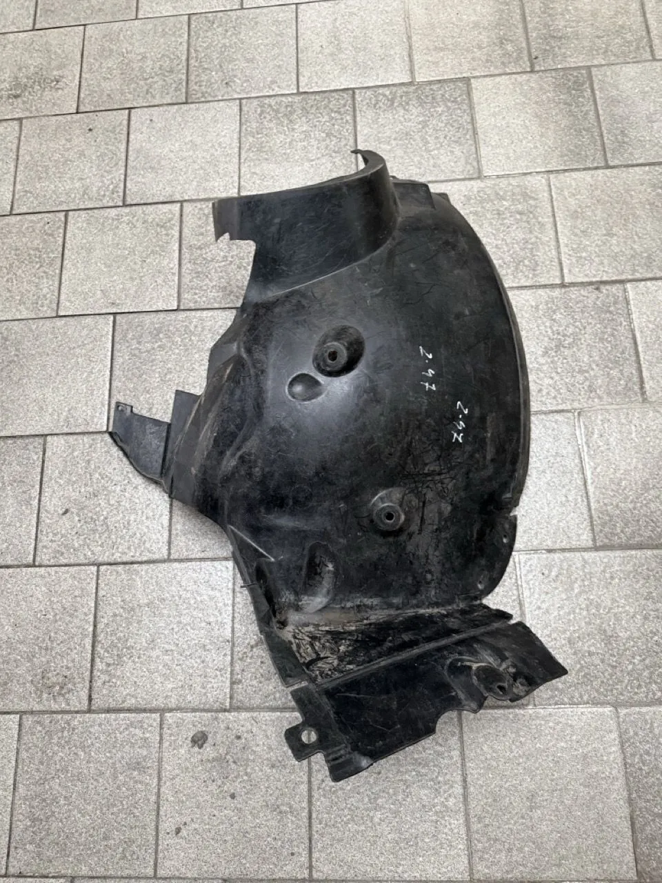 Защита крыла (подкрылок) передний правый Mercedes C W203 2000-2008 задняя часть