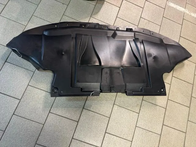 Пластиковая защита двигателя Audi A4 B5 (S4,RS4) 1994-2001 ДЕФЕКТ