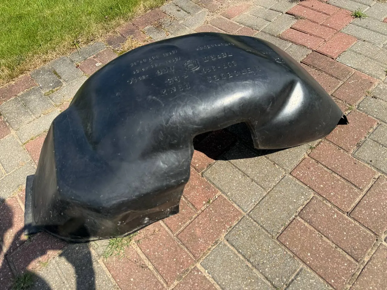 Защита крыла (подкрылок) передний левый Mercedes 207-410 1977-1995