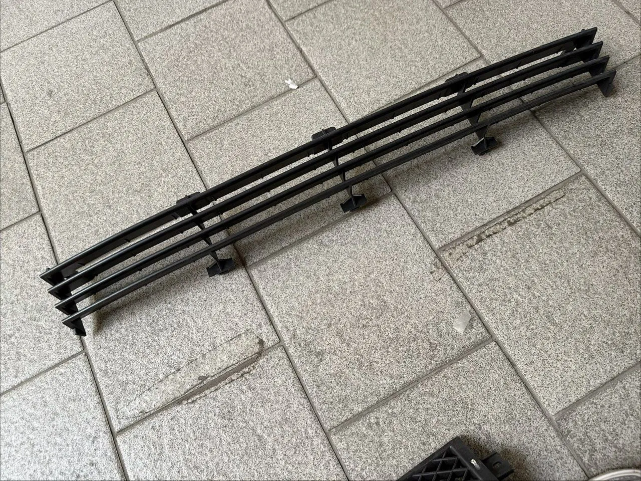 решетка в бампер Ford Fiesta 1997-2002