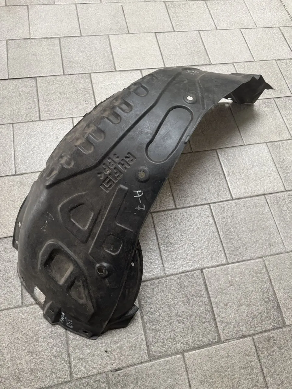 Защита крыла (подкрылок) передний правый Mazda RX-8 (FE/SE) задняя часть