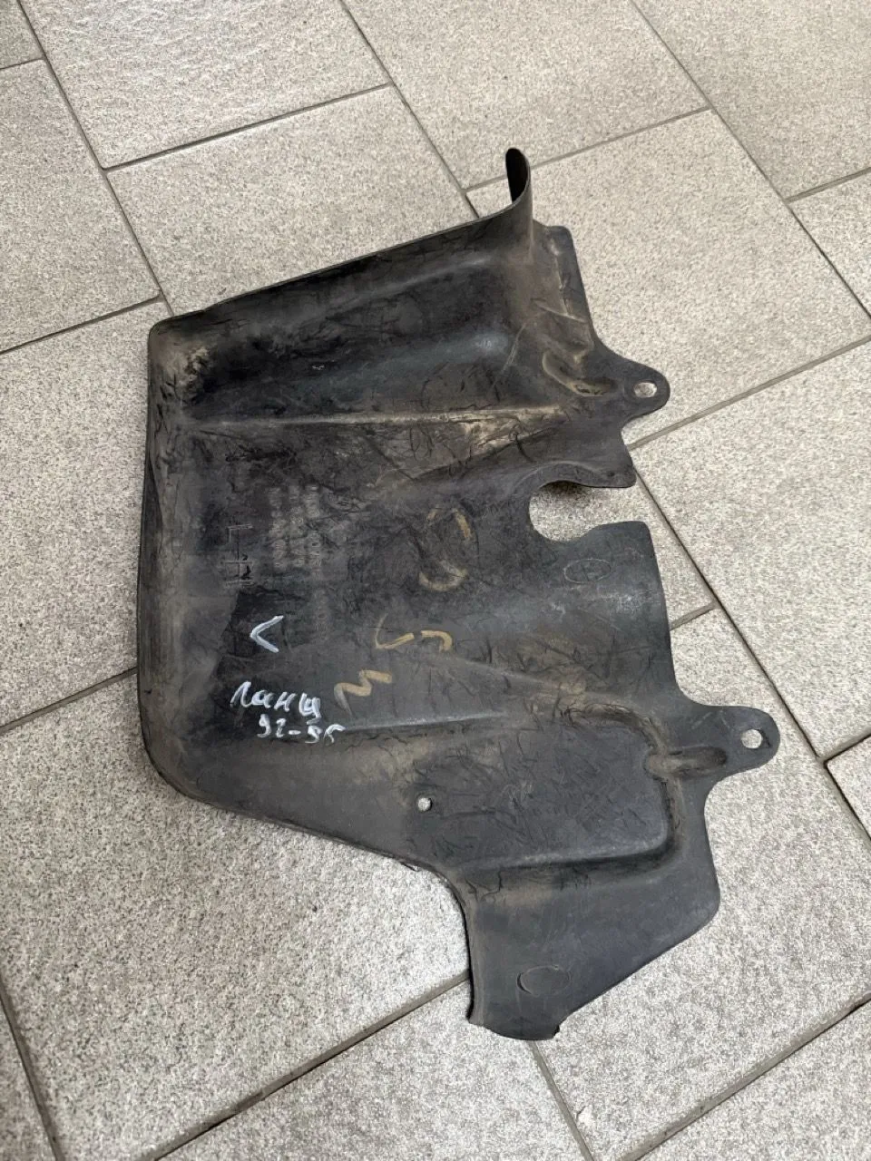 Пластиковая защита двигателя Mitsubishi Colt 4 1992-1996 боковая левая