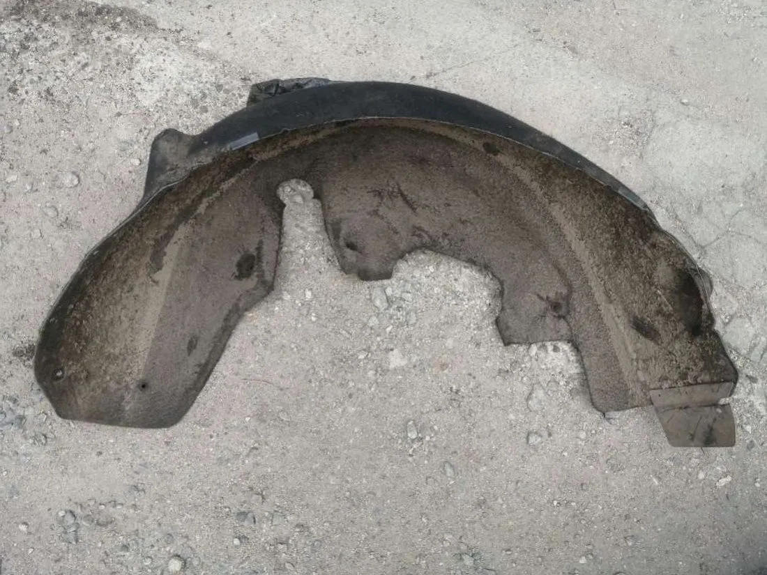 Защита крыла (подкрылок) задний правый (подкрылок) Mercedes-Benz C-Класс (W204)