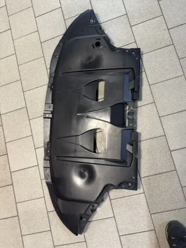 Пластиковая защита двигателя Audi A4 B6 (S4,RS4) 2000-2004 ДЕФЕКТ