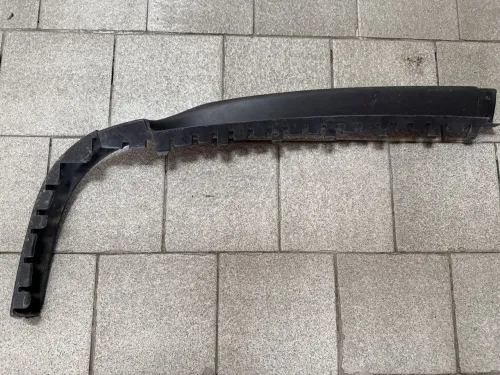 Спойлер бампера передний правый Volksvagen Passat B3 1988-1993