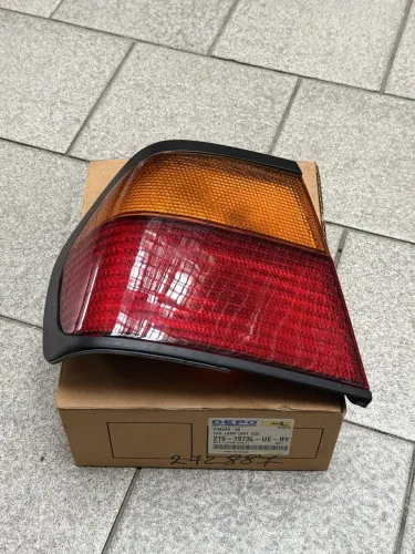 Фонарь задний левый Nissan Primera 1990-1997