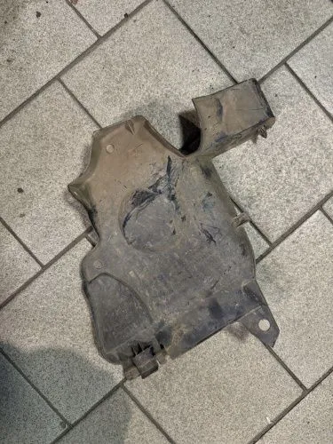 Пластиковая защита двигателя Renault Duster 1 2010-2020 боковая левая