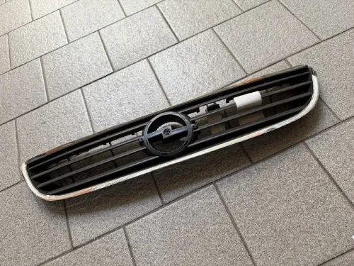 Решетка радиатора Opel Zafira 1999-2003