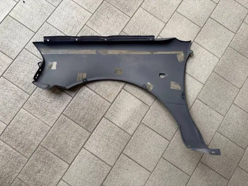 Крыло переднее правое Suzuki Swift 1996-2005